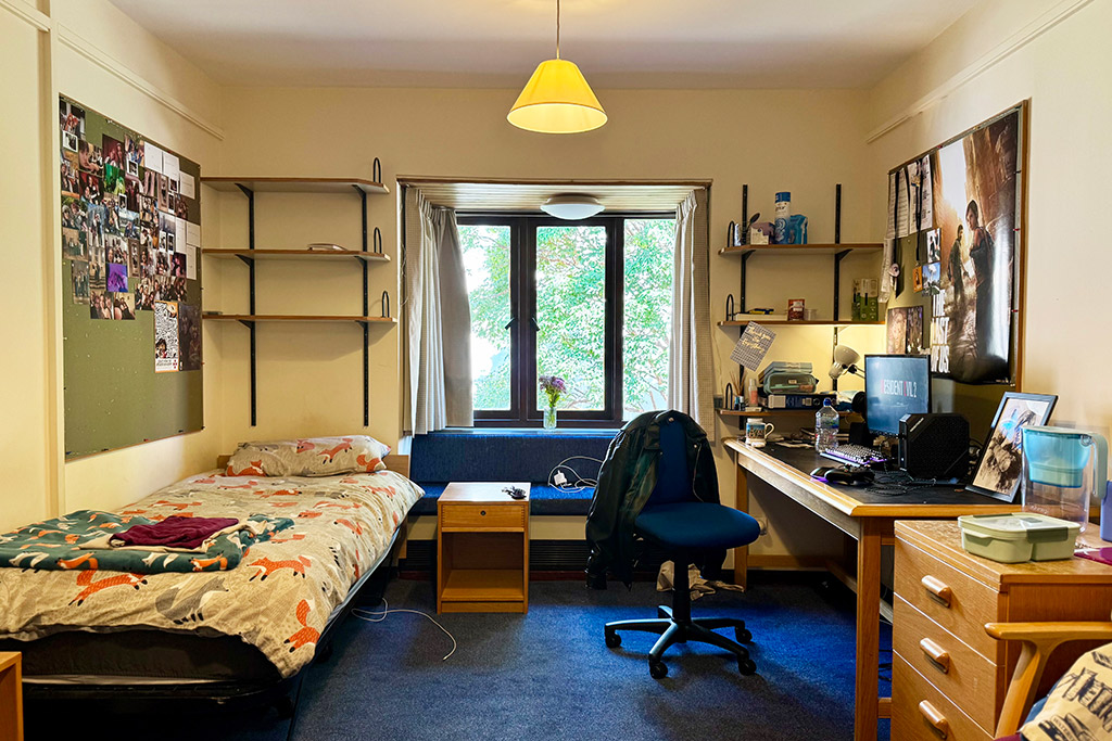 St Aldates accommodation, bedroom