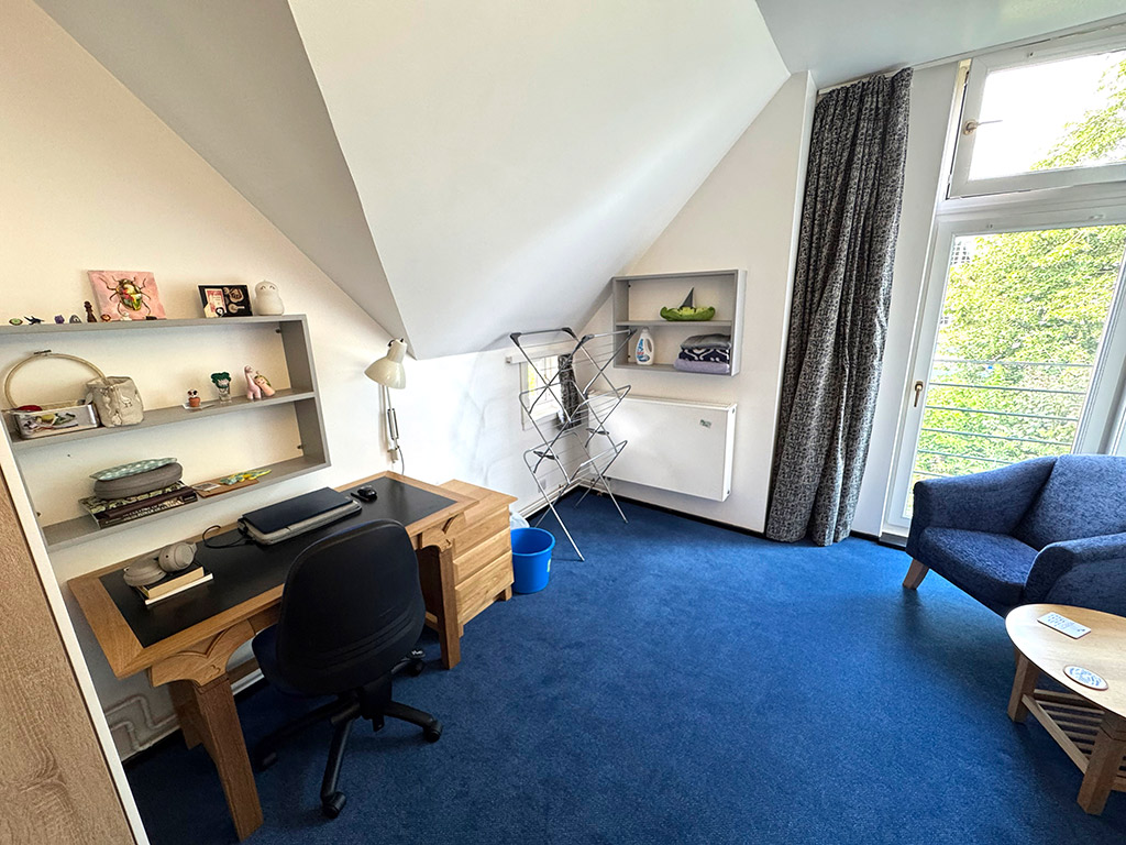Liddell bedroom, study area