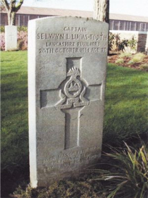 Gravestone of Captain Selwyn L Lucas-Tooth