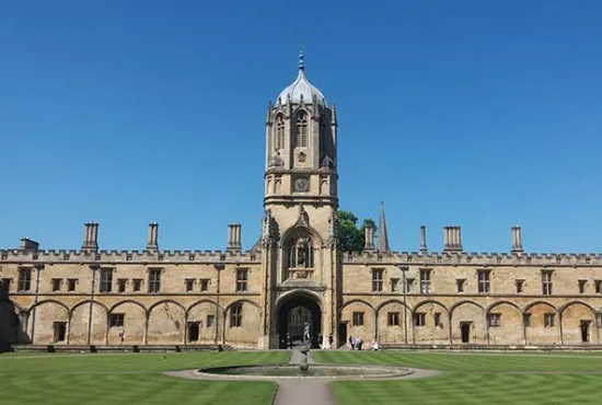 View across Tom Quad towards Tom Tower