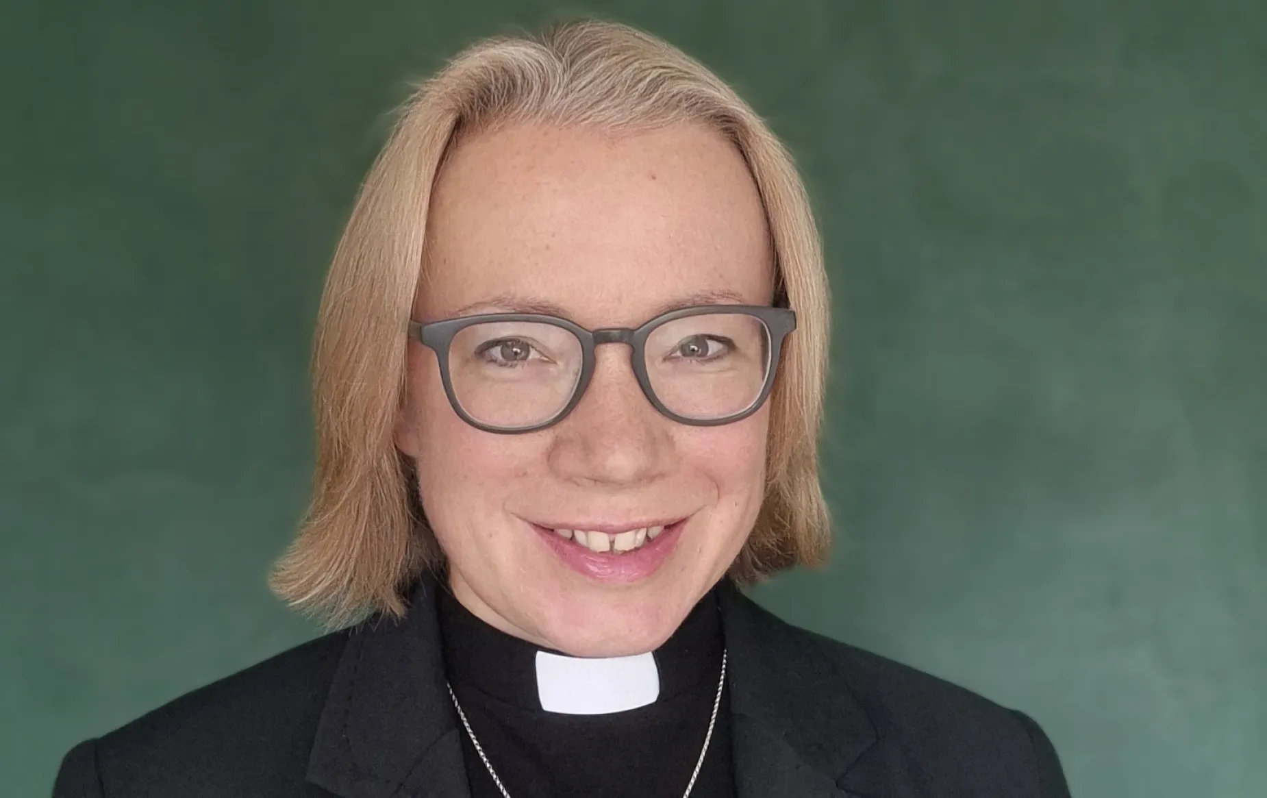 Portrait photo of Revd Catherine Cleghorn