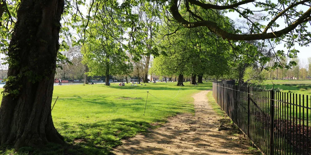 View along Deans Ham