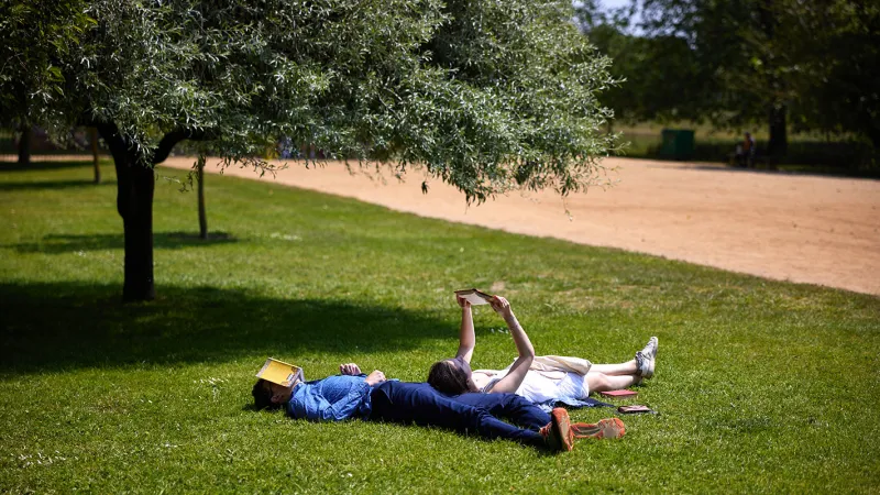 Visitors relaxing on the Broadwalk