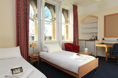 Meadows building, twin en-suite room