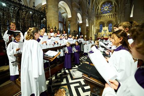 Helen Smee conducting Frideswide Voices