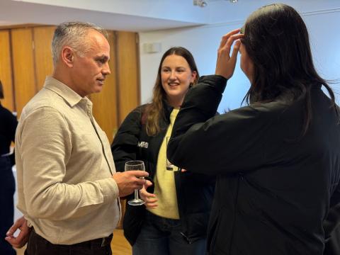 Tony Pastor with some Oxford students