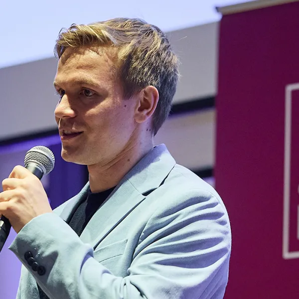 Speaker at an Oxford Edge event