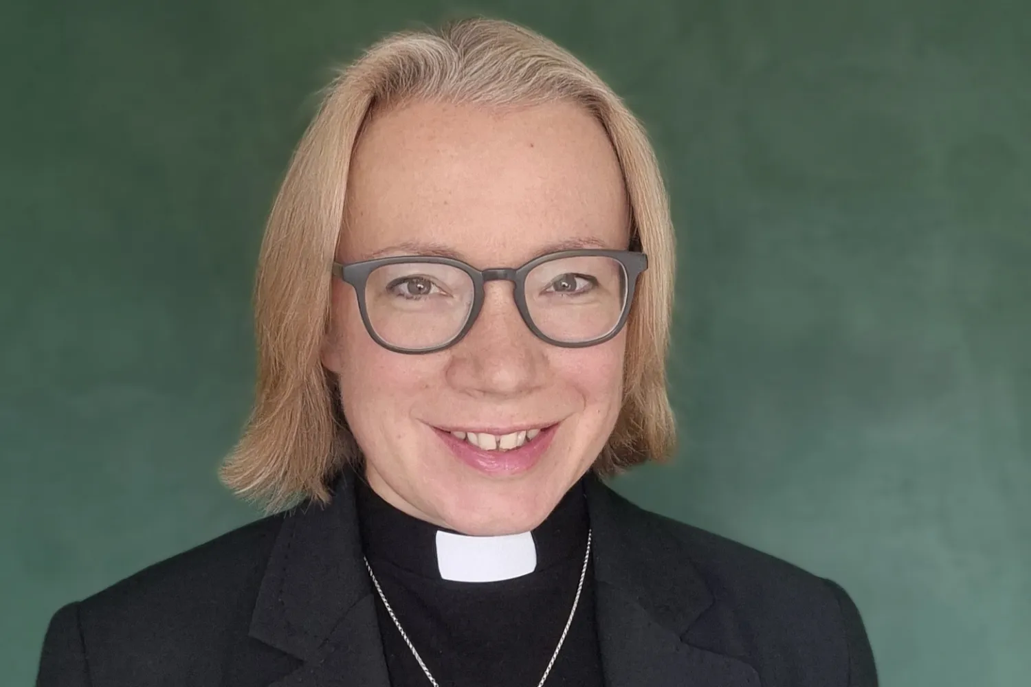 Portrait photo of Revd Catherine Cleghorn