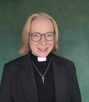 Portrait photo of Revd Catherine Cleghorn