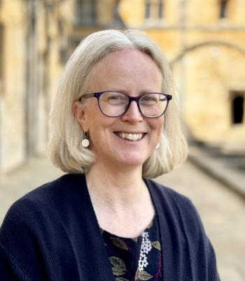 Portrait photo of Jen Reynolds