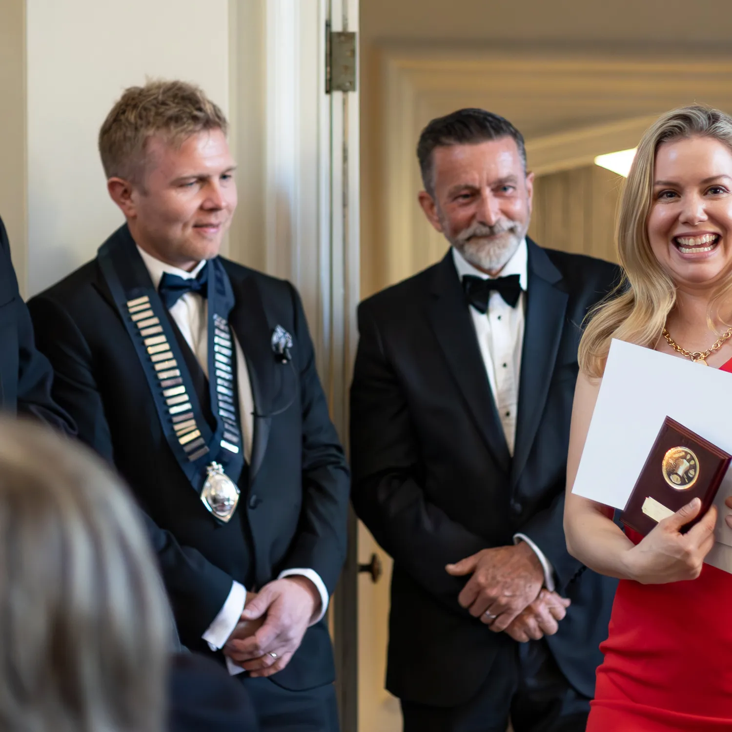 Gretel Nava receives a prize from the Oxford Guild of Chefs