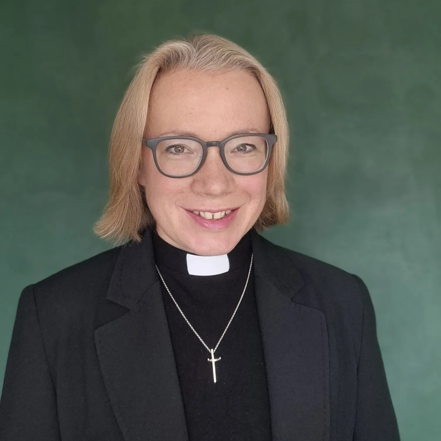 Portrait photo of Revd Catherine Cleghorn